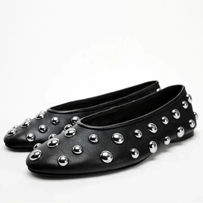 Fashion Black Rivet Design Ballet Flats Women Comfort Soft Leather Low Heeled Loafers Luxury Designer Flat Shoes Zapatos Mujer