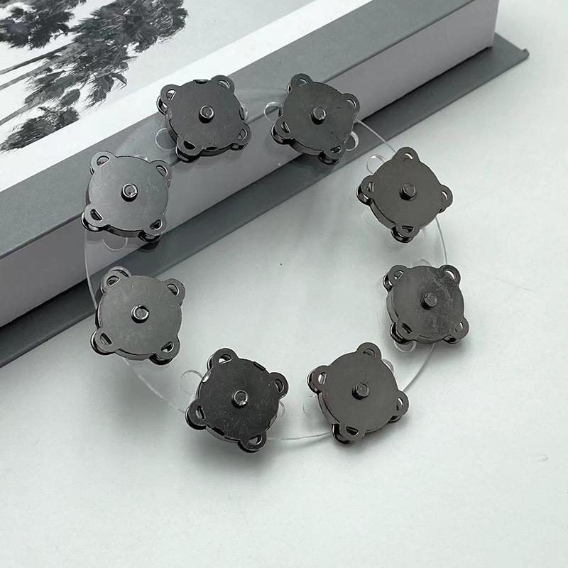 

Сумка с застежкой-магнитом «Цветок сливы» - Аксессуар-пуговица ручной работы для DIY