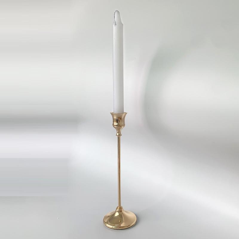 Europejski Złoty Świecznik z Kutego Żelaza - Luksusowy Romantyczny Dekor na Kolację przy Świecach