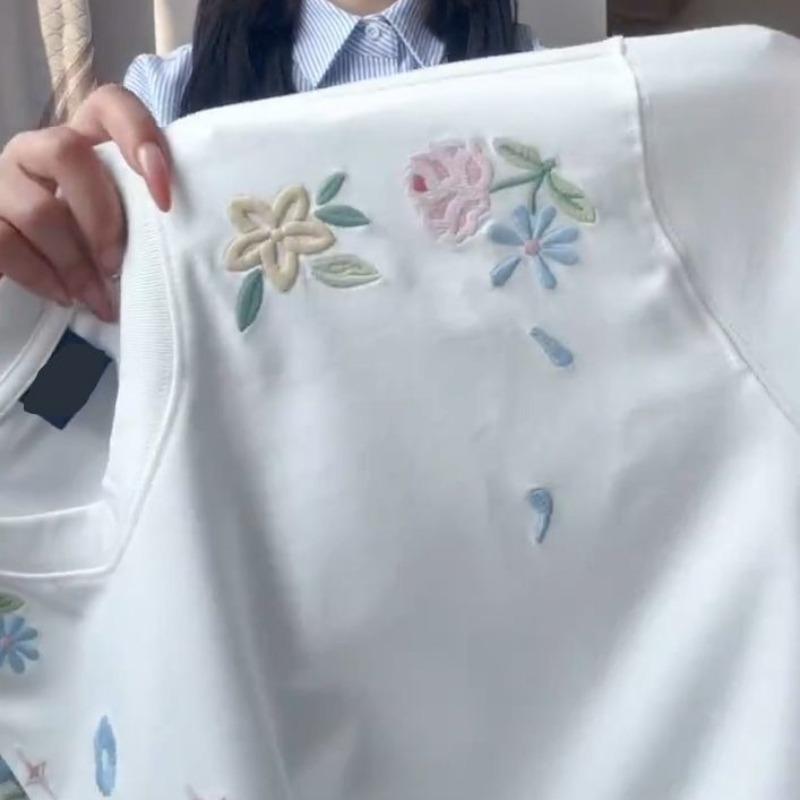 Embroidery Style Women's T-shirt Round Neck Loose Floral Pattern Ladies T-shirts Casual Comfortable Famale Short Sleeved Top