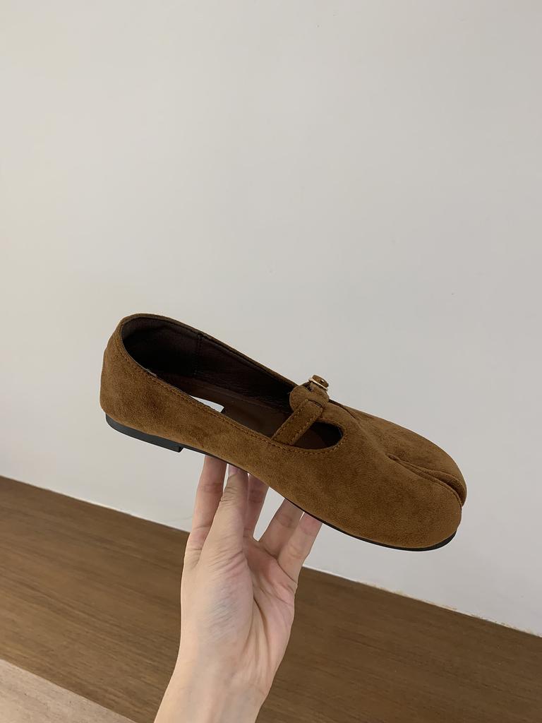 IPPEUM Tabi Shoes For Women Mary Janes 2025 New Fall Winter Black Split Toe Ballet Flats