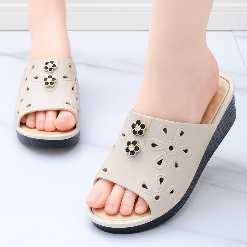 Ladies' Summer Non Slip Slippers New Fashionable Women's Thick Soled Home and Indoor
