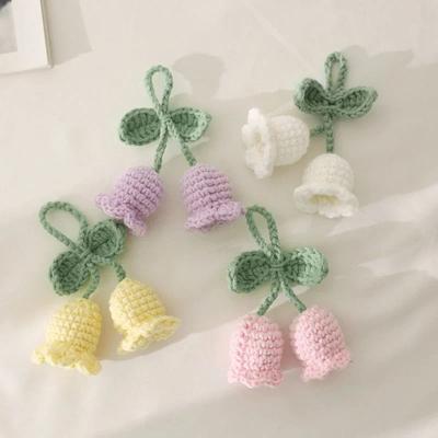 Gehäkelter Schlüsselanhänger mit Maiglöckchen-Orchideen-Anhänger, Autoanhänger, Hochzeitsgeschenk für Gäste, gestricktes Blumengeschenk