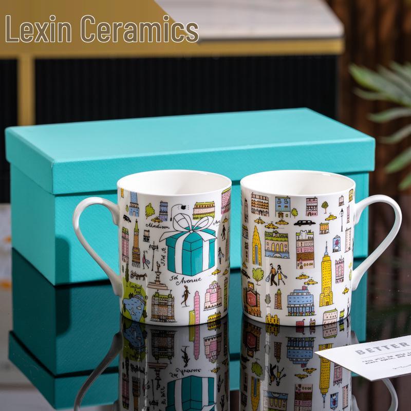 Handbemaltes High Bone China Stadtleben Blaues Tassen- und Untertassenset - Klassisches Design, Perfekt für Milch & Kaffee, Ideales Einweihungsgeschenk