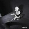 Korean Style Pearl Brooch: Versatile Floral Diamond Pin for Women's Coats