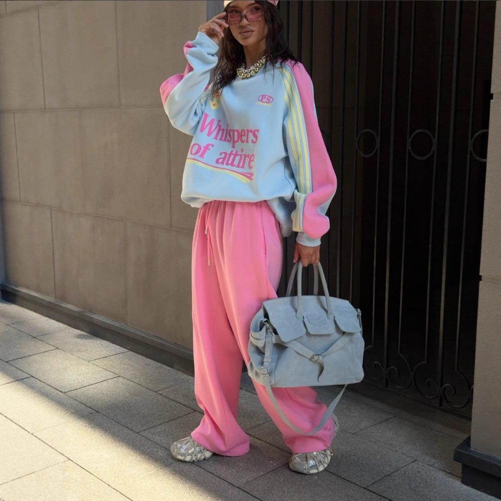 

Осень 2025 Новый Костюм Женский Высококлассный Осенне-Зимний Свитер Контрастная Расцветка Сращивание Брюки Комплект из Двух Предметов розовый