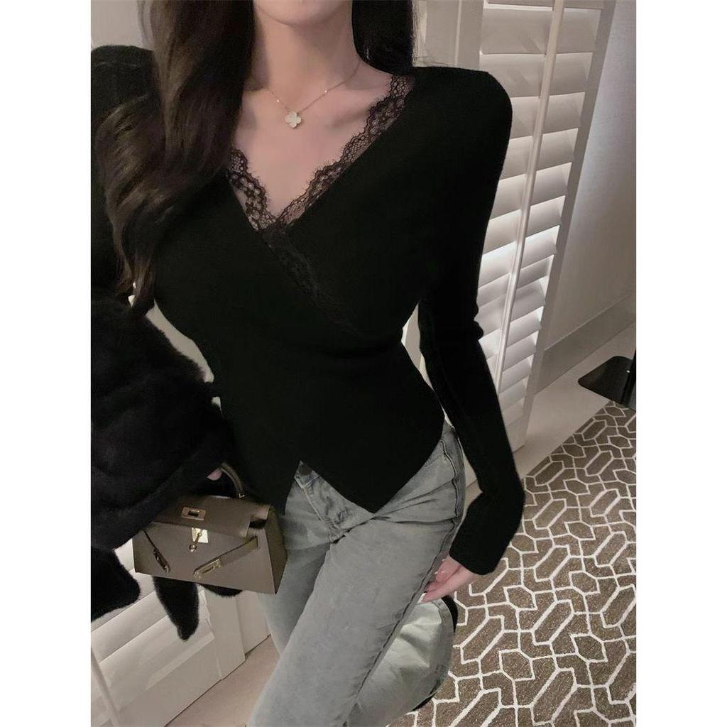 Stylish Black Lace V-Neck Slim-Fit Knitted Top for Women 2025