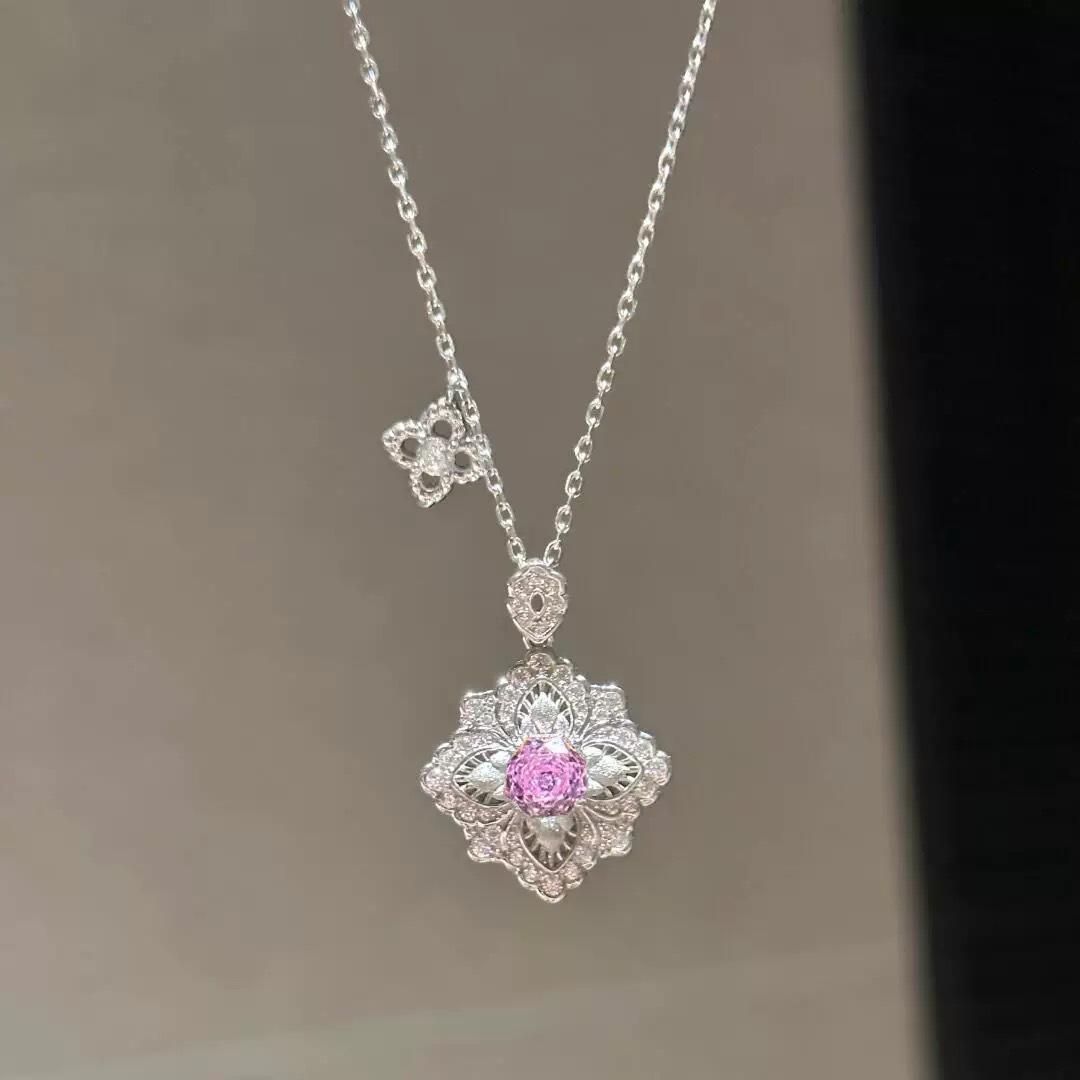 

Italian Brushed Violet Rose Cut Four-Leaf Clover Necklace - Women s Luxury Retro Sweater Chain Accessory