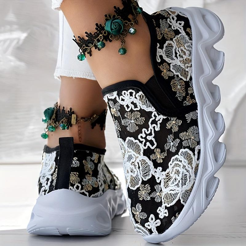 Fashion 2025 Autumn Plus Size Mesh Shoes Breathable Mesh Cutout Breathable Women's Sports Single Shoes
