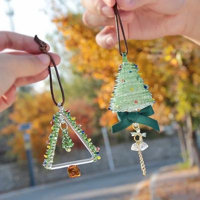 Ciondolo Albero di Natale Smaltato Colorato Decorazione da Appendere per Auto Artigianato in Cristallo di Vetro per Auto Decorazione Domestica Fatta a Mano Regali di Natale