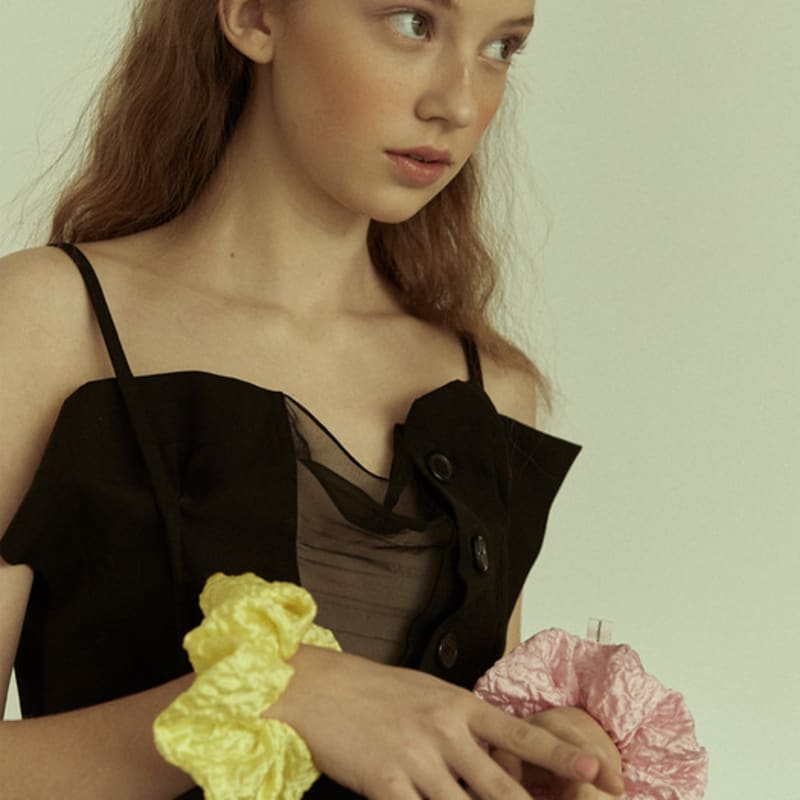 Elizabeth Moments Jacquard Scrunchie