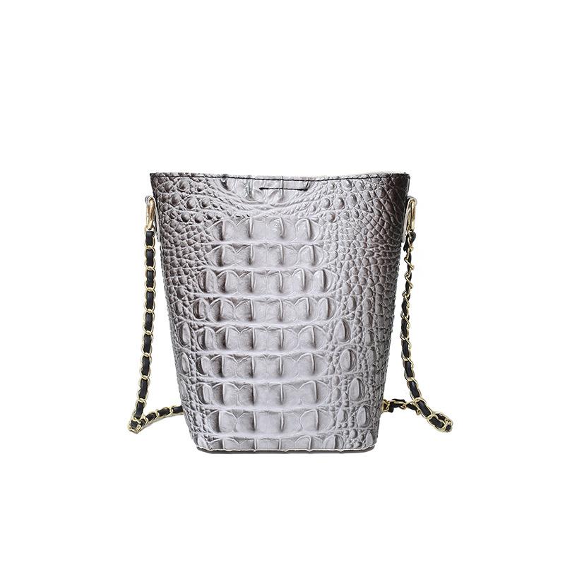 Large capacity new high-end crocodile pattern messenger bag versatile simple embossed women's bag bucket bag