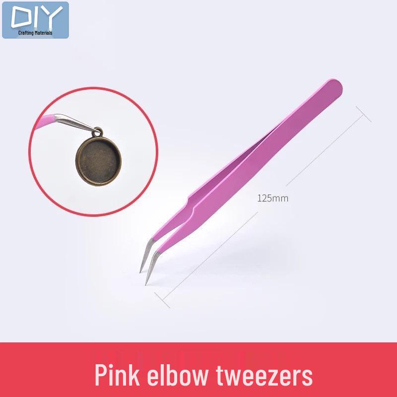 

Набор инструментов для эпоксидной смолы «Сделай сам» с перчатками, мерными стаканчиками, весами, пинцетом, пипеткой, наждачной бумагой, полиролью и пробойником.