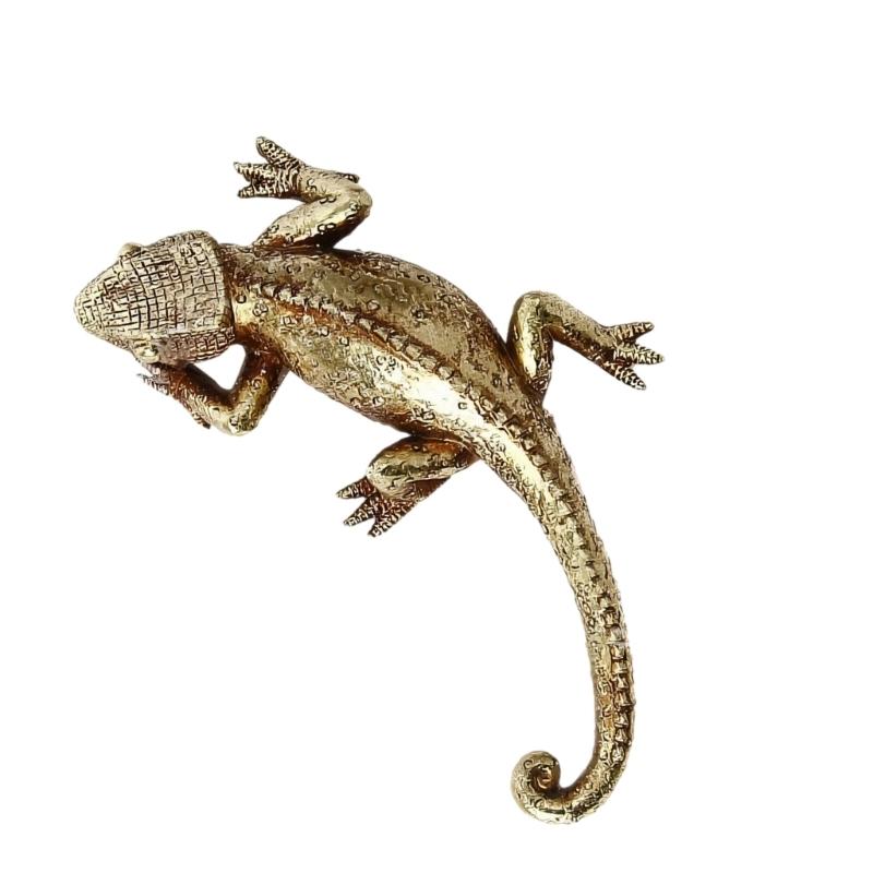 Lizard Wall Art Hook for Home Decoration with Detailed Carving and Realistic for Living Room or Bathroom.