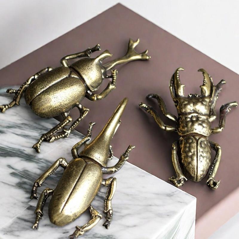 Elegant Antique Alloy Insect Miniature Statue Premium Collectible Ornament For Study Room Home Office Decors Gift