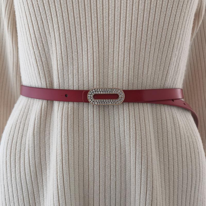 Fashionable Leather Dress Belt With Metallic Buckle For Stylish Winter Layering