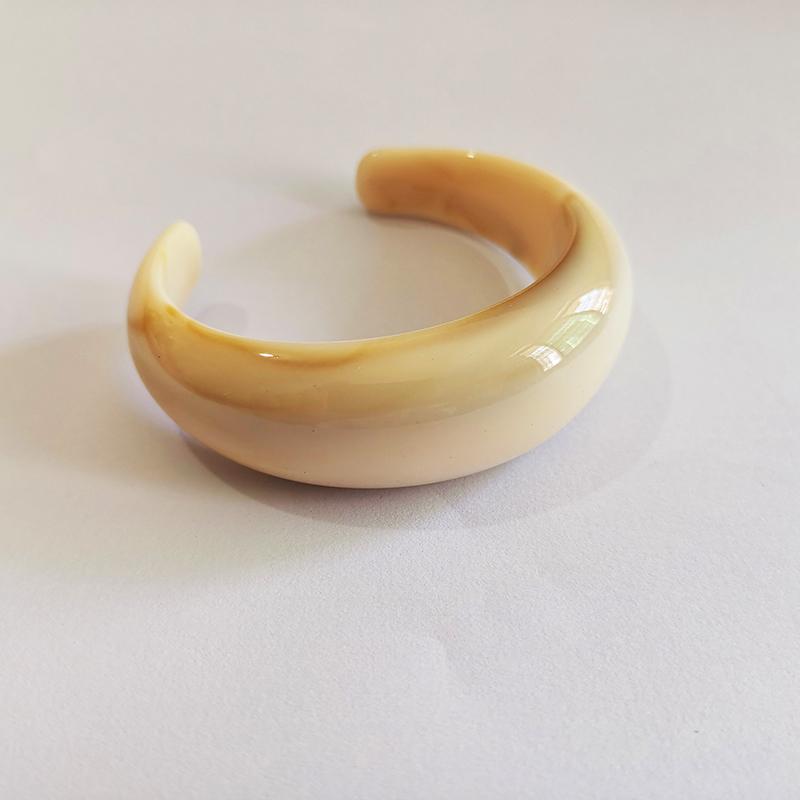 Fashion Exaggerated Opening Acrylic Bracelets for Women Simple Blended Jelly Colored Curved Cuff Bangle Female Jewelry