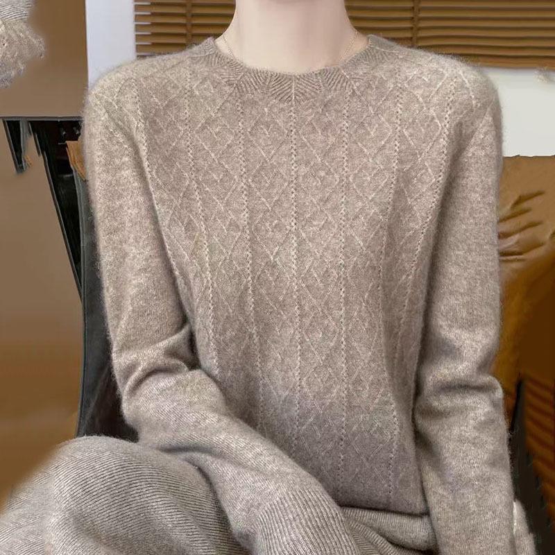 2026 Autumn/Winter Women's Elegant Wool Cable Knit Round Neck Sweater