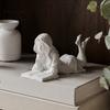 Elegante Wohnkultur Akzente Lesendes Mädchen Figur, 3D Gedruckt Auf Dem Bauch Liegend Künstlerische Schreibtischdekoration Skulptur, Frauenstatue für Büro