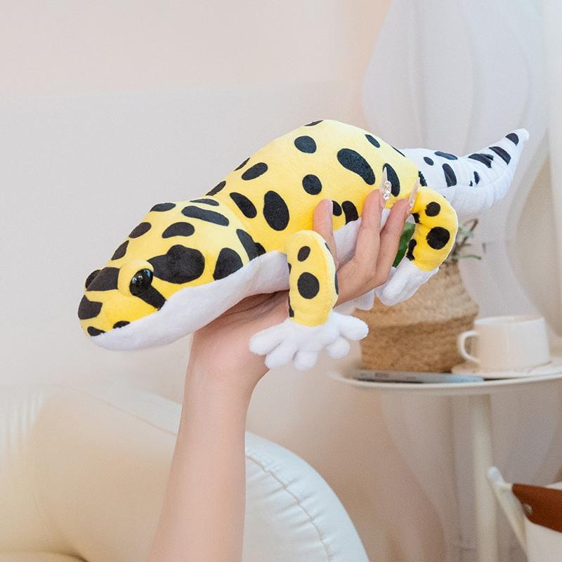 Leopard Gecko Plushy Crossbody Purse And Cushioned Creature 2-In-1 Snuggly Yellow Lizard Item Alongside Adjustable Strap For Reptile Lovers.