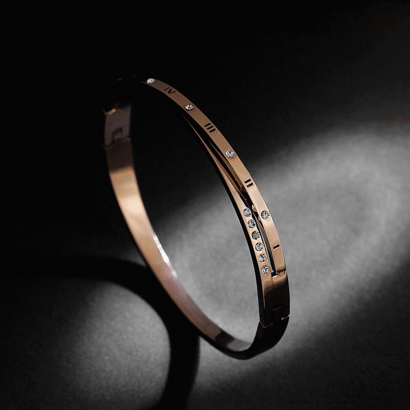 Rose-Plated 585 Purple Gold Slightly Inlaid Zircon Shiny Roman Numerals Bracelet Women S Bracelet (size 52-56: approximately 18cm inner