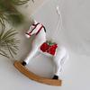 Retro-Weihnachtsanhänger, niedlicher farbiger 3D-Cartoon-Schaukelpferd-Harz-Hängeornament für Weihnachtsbaum, frohe Weihnachten, Zuhause, Urlaubsdekoration