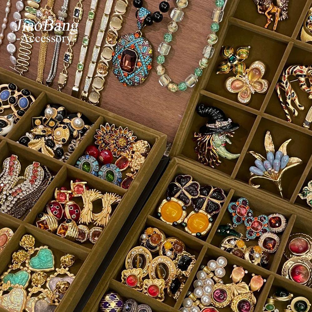Vintage Rhinestone Geometric Stud Earrings - Retro Court Style, Niche Design, Light Luxury, High-End
