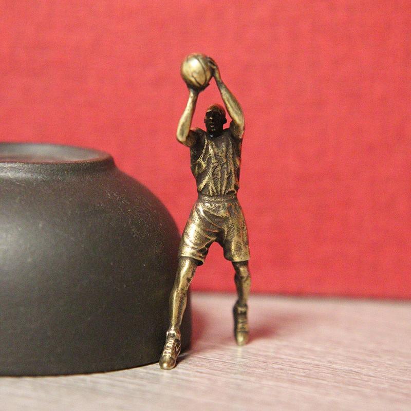 Retro Brass Basketball Classic Shooting Posture Miniatures Figurines Souvenir Gifts For Fans Key Chain Pendant Jewelry