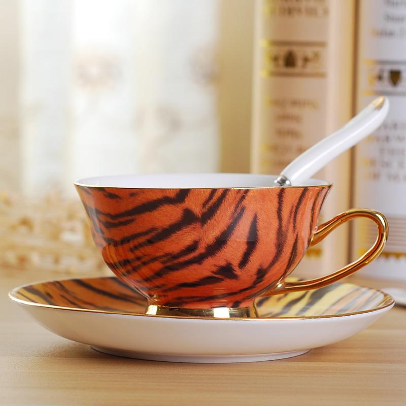 200ml Europe Oil Painting Bone China Coffee Cup Mug Plate Spoon Set Luxury Elegant Mug Porcelain Tea Cup Teaware Party Drinkware