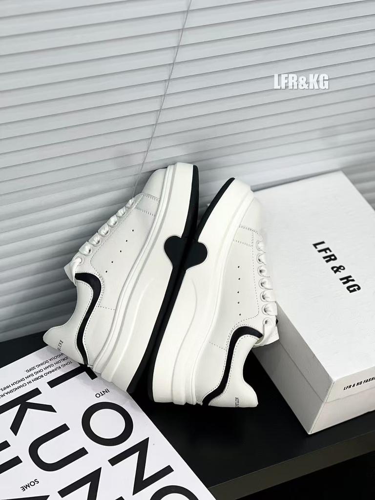 Leather White Shoes Women's Spring New Sports Versatile and Lightweight 6 Heightening Platform Casual Board Shoes Women's