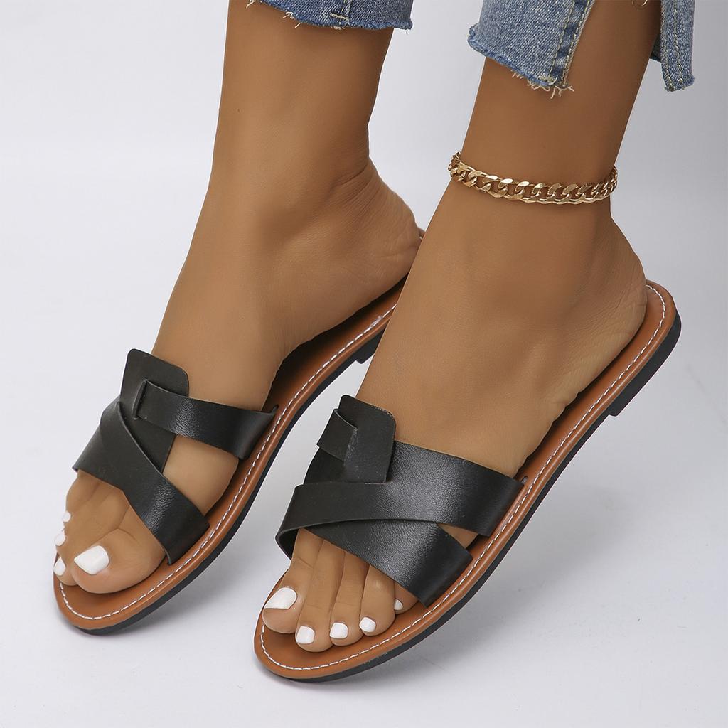 Summer women's color set, wearing casual fish mouth slippers outside the feet