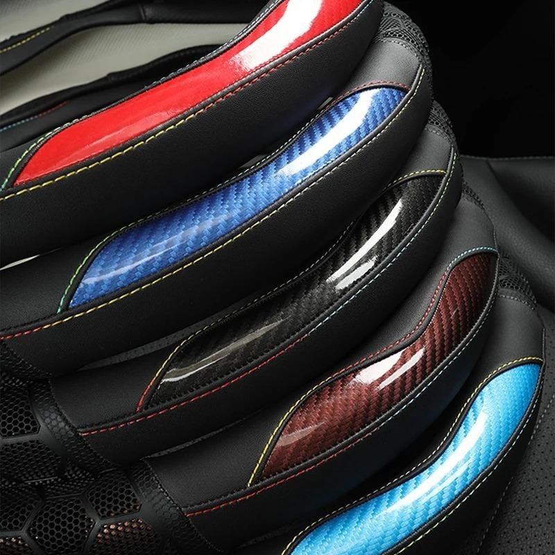 The car steering wheel cover features a strong grip and 3D honeycomb anti-slip design, suitable for 14.5 to 15 inches