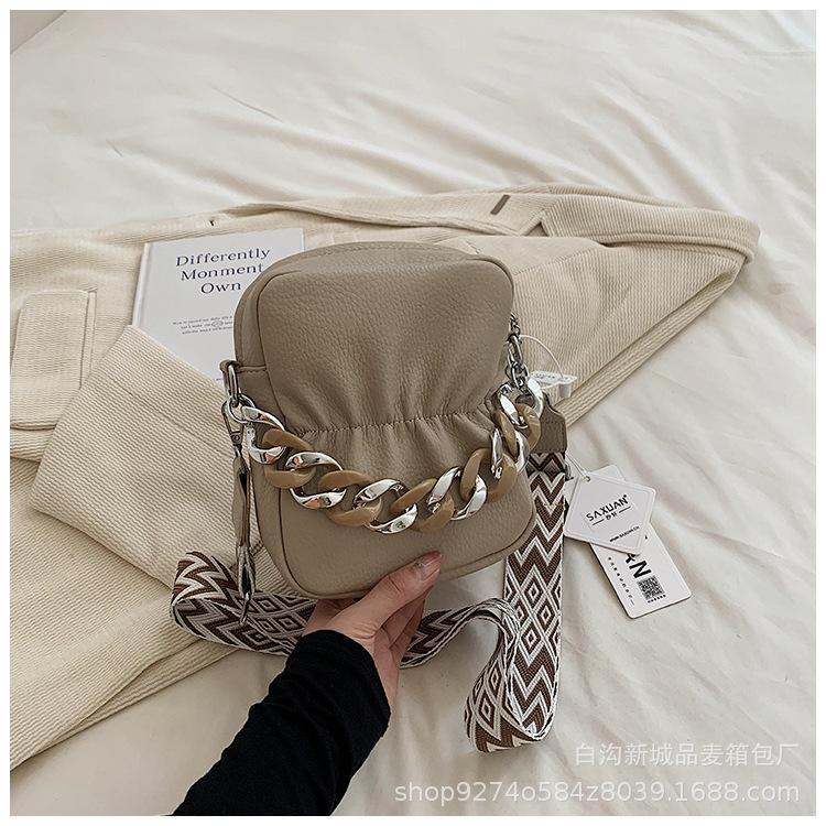 

Fashion small waist design small bag women s 2025 new summer popular broadband messenger bag wrinkled shoulder bag