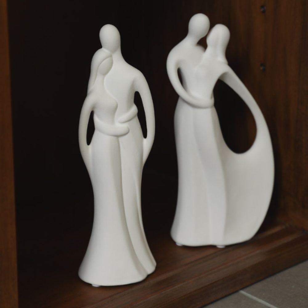 Artistic Design Ceramic Couple Ornaments Ceramic Material Valentine's Day Gifts TV Cabinet Display