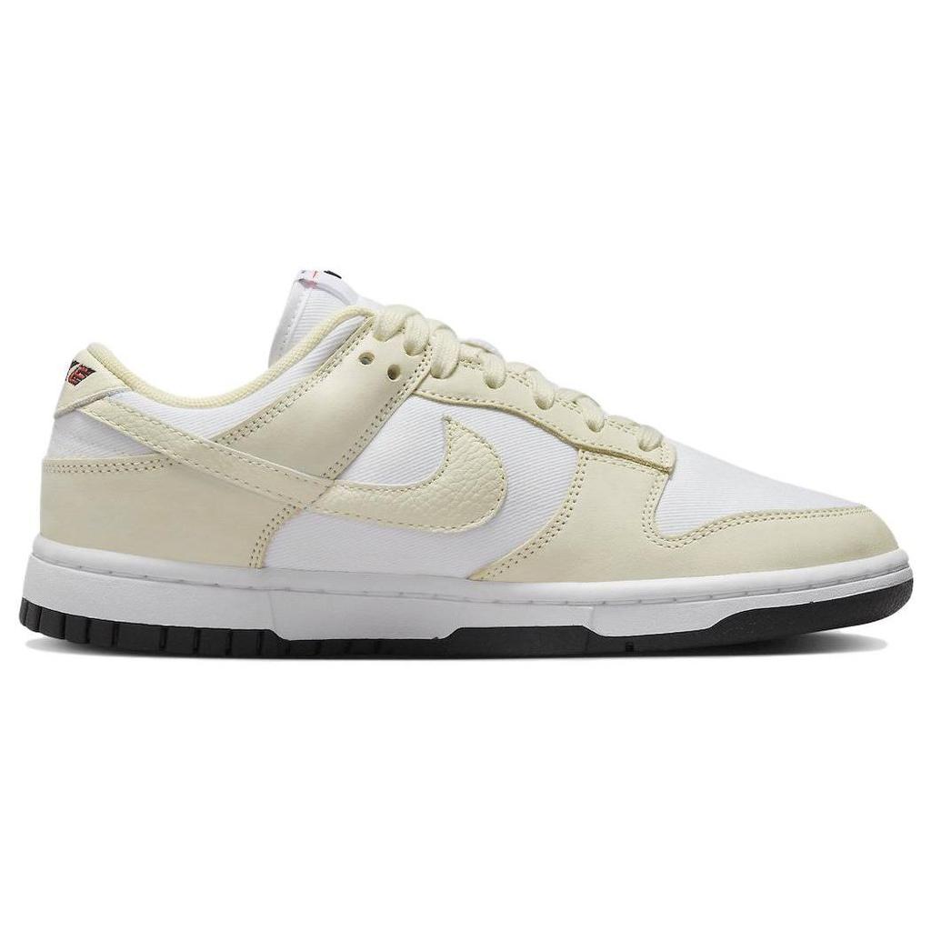 Nike Sneakers da Donna Dunk Low LX Latte di Cocco Bianco Crema Nero DZ2710-100