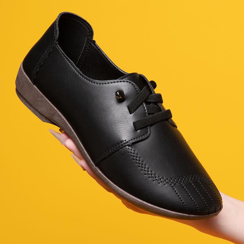 

2025 осень новые туфли для мамы для народного танца удобные, нескользящие и простые в уходе, легкие повседневные кожаные туфли 35 чёрный