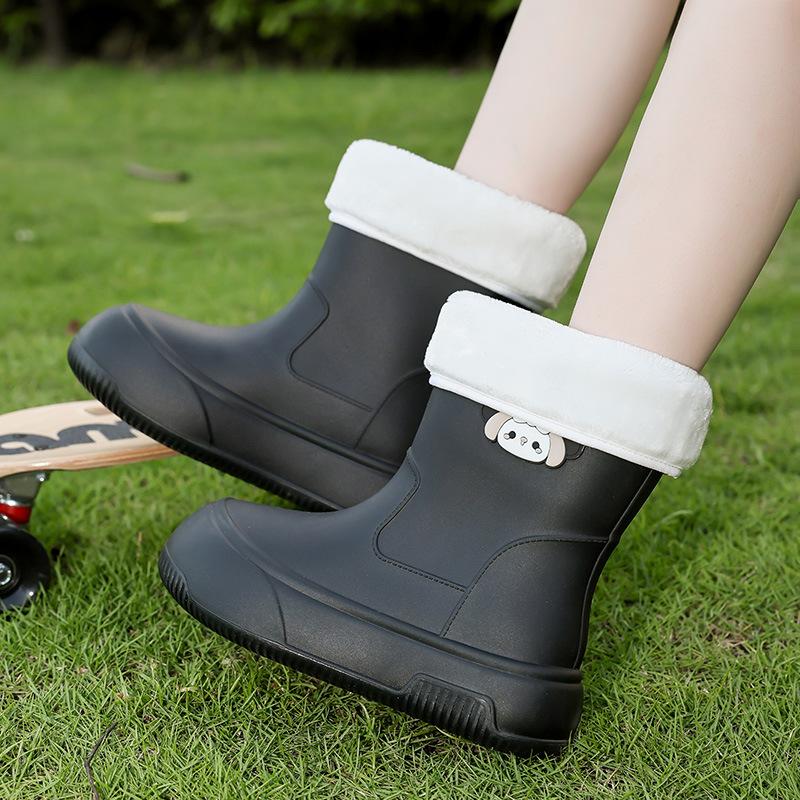 2025 new waterproof rain shoes women's fashion wear warm short rain boots Internet celebrity platform water shoes soft sole rubber shoes