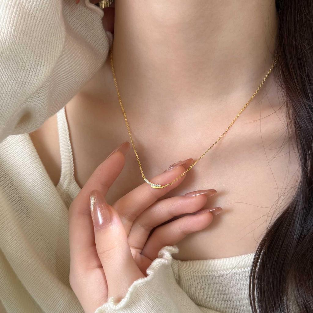 S925 Sterling Silver Smile Necklace: Elegant, Versatile, Simple Design for Women