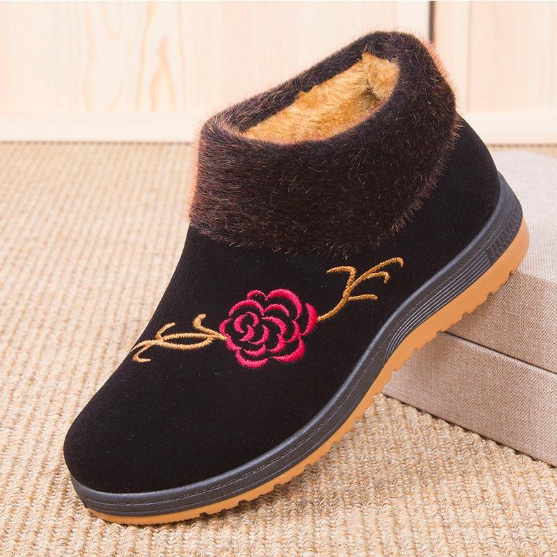Old Beijing cloth shoes women's shoes winter elderly cotton shoes women's velvet warm elderly soft-soled grandmother cotton boots