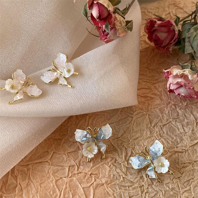 Korean Exquisite Butterfly Stud Earrings For Women Shiny Crystal Zircon Butterfly Versatile Love Heart Earring Party Jewelry