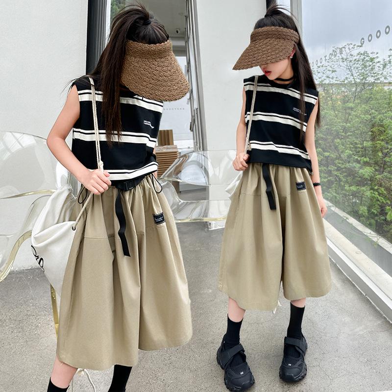 

Girls 2025 Summer Striped Top & Mid-Length Shorts Two-Piece Set 160 cm