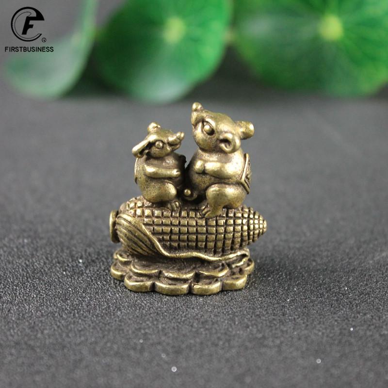 Vintage Copper 2021 New Design Corn Rat Kiss Love Figure Small Ornaments Brass Corn Mouse Heart Desk Decoration Keychain Pendant