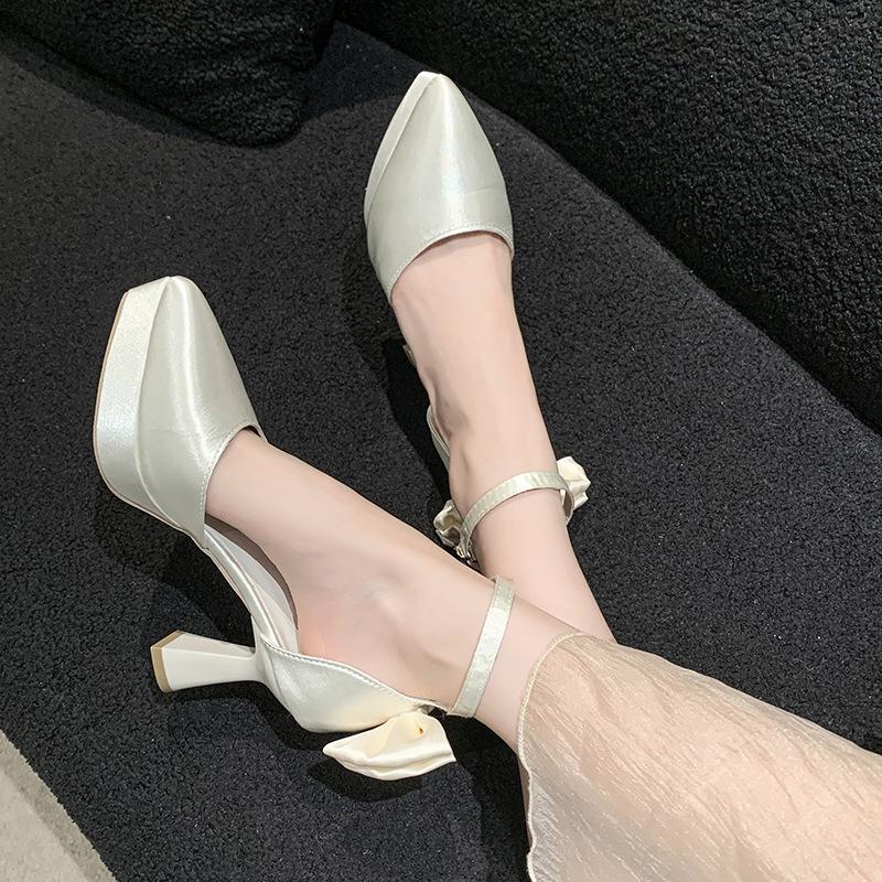 High Heels Women's Summer 2025 New French Beautiful Bow Pointed Word with Waterproof Table Hollow Sandals