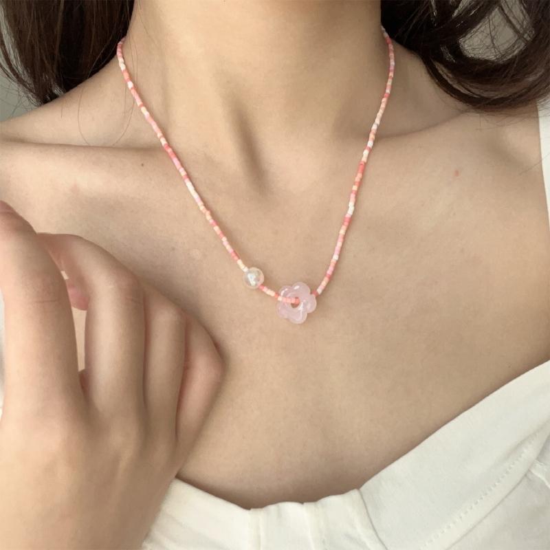 Resin Flower Pendant Necklace Crystal Bead Choker Sweet Dopamine Clavicle Chain Choker Jewelry for Women Girl Teen