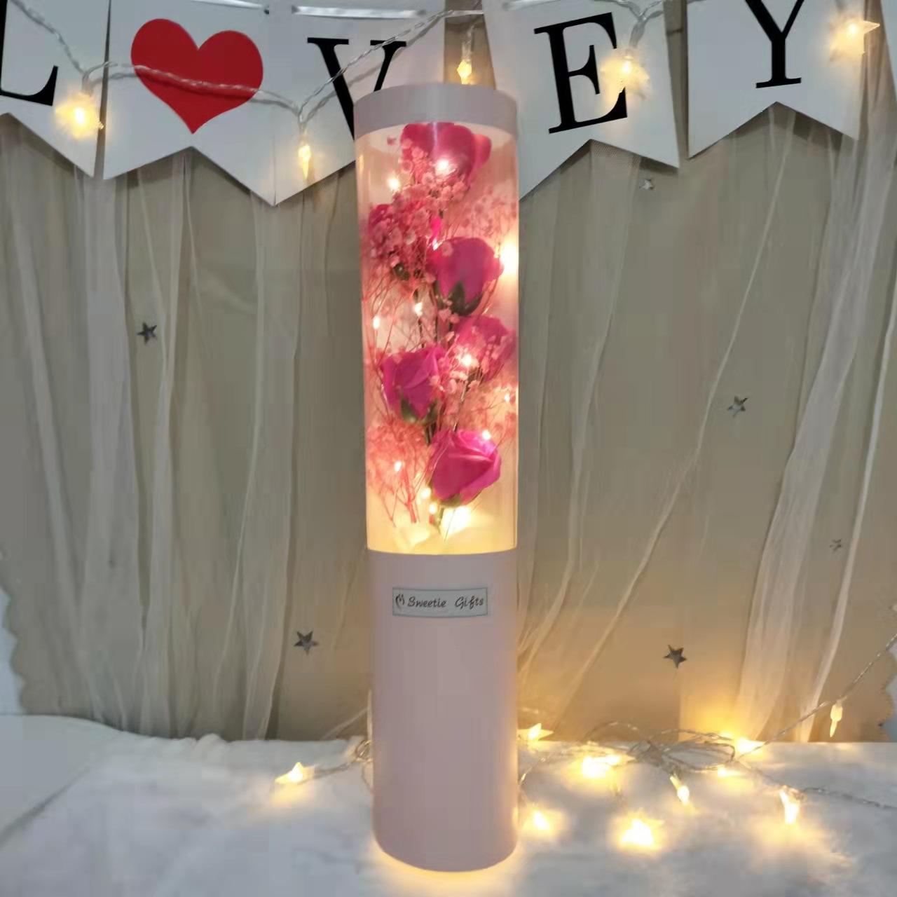 

Букет цветов из мыла в виде роз Подарок на День матери 520 Креативный подарок на день рождения Ведро для объятий из мыла в виде цветов на День святого Валентина 10*8*50cm