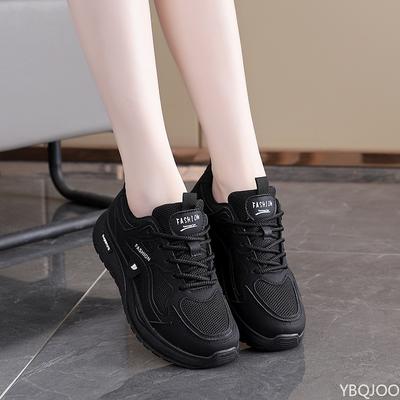 Mesh Breathable Sports Shoes Women's New Spring Autumn Running Leisure Lightweight Soft Soled Women's Breathable Sneakers