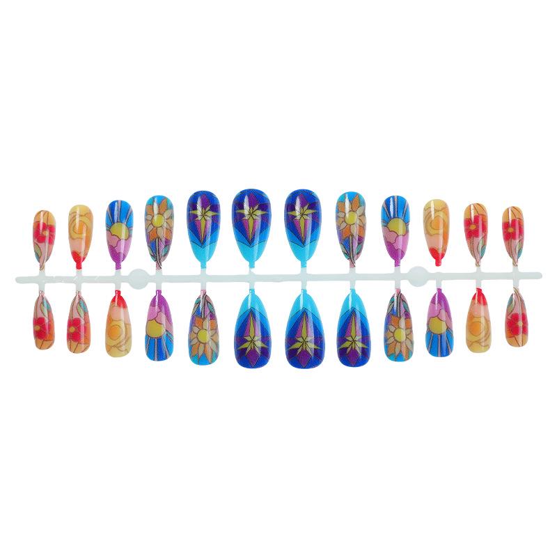 

Iridescent Gold-Plated Floral Nail Pieces - Advanced Whitening Manicure
