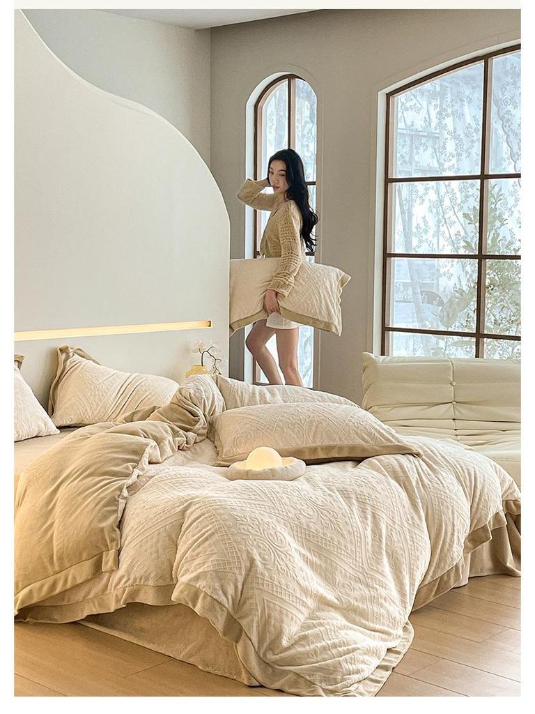 Luksusowy zimowy komplet pościeli z aksamitu w kolorze koralowym - 4-częściowa dwustronna kołdra i prześcieradło z aksamitu zapewniające najwyższy komfort.