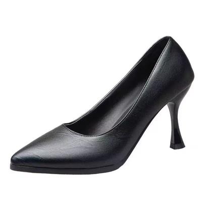 Mode Dam Pumps 2024 Höst Trendiga Lågskurna Kontorsdamskor Sexiga Spetsiga Tår 7CM Svarta Högklackar Chaussure Femme