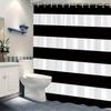 "Nowoczesna wodoodporna zasłona prysznicowa w czarno-białe paski, minimalistyczny design do eleganckiej dekoracji łazienki"